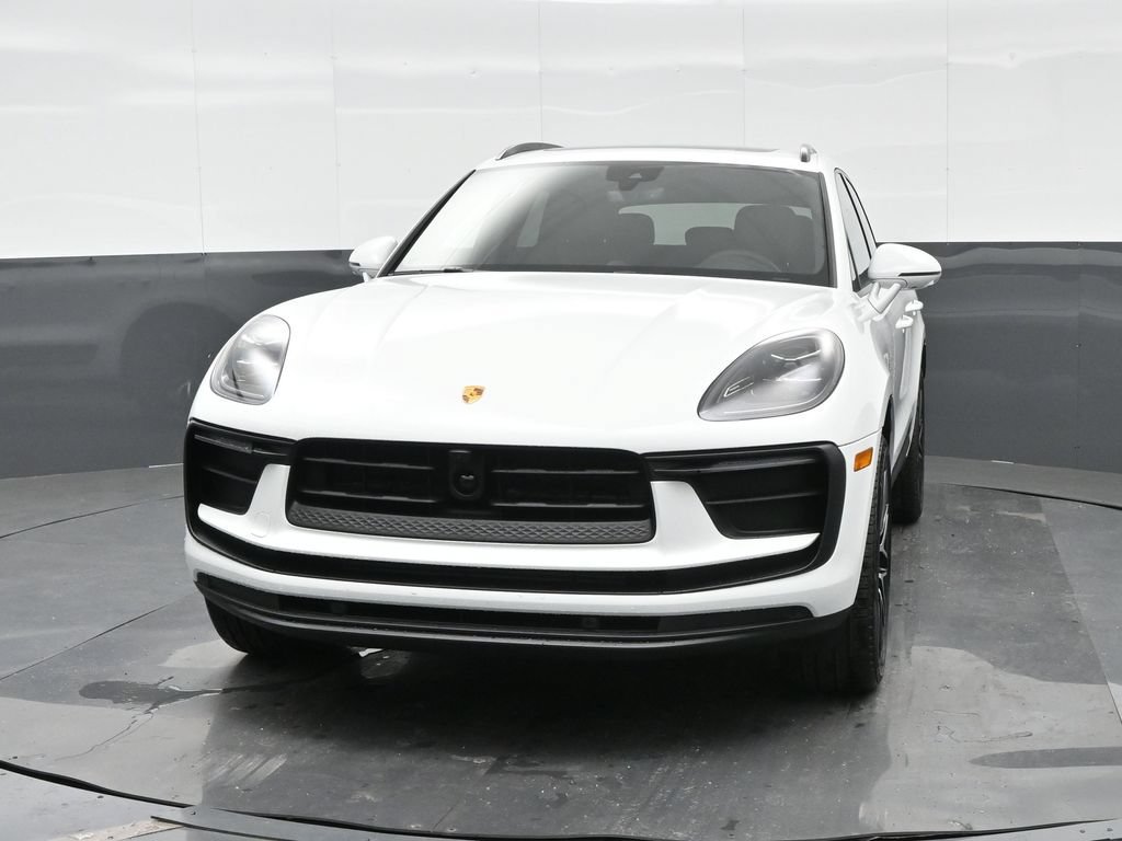 Certified 2026 Porsche Macan AWD/4WD image 12