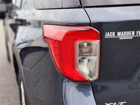 Certified 2022 Ford Explorer XLT w/ Equipment Group 202A image 9