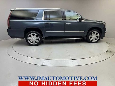 Used 2019 Cadillac Escalade ESV Luxury AWD/4WD image 6