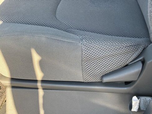 Used 2017 Nissan Frontier SV w/ SV Value Truck Package image 15