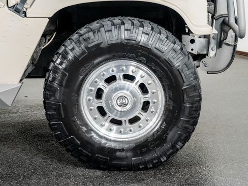 Used 2003 HUMMER H1 4-Door Wagon image 7