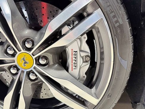 Used 2019 Ferrari Portofino image 35