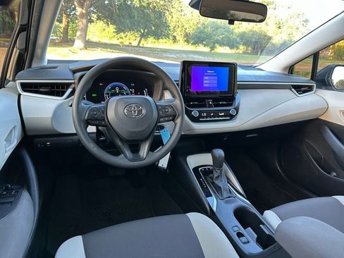 Used 2026 Toyota Corolla LE image 12