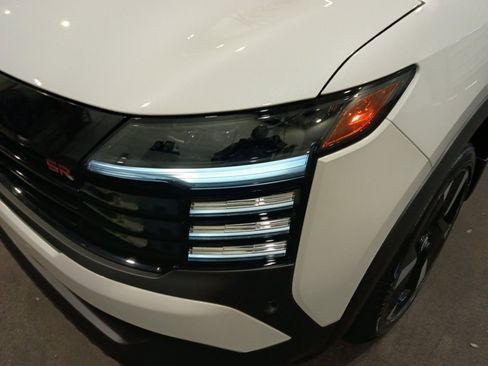 Used 2026 Nissan Kicks SR FWD image 26
