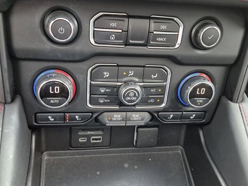 Used 2021 Chevrolet Tahoe RST w/ Luxury Package image 39