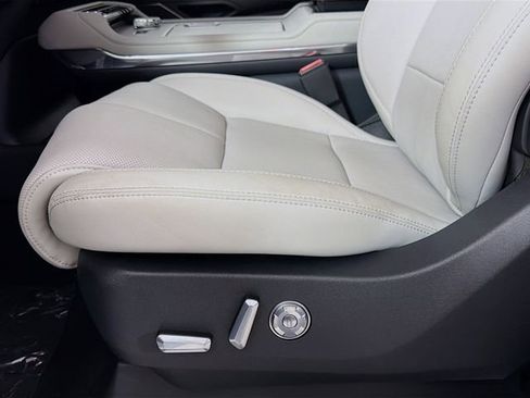 New 2026 Lincoln Navigator Reserve AWD/4WD image 21