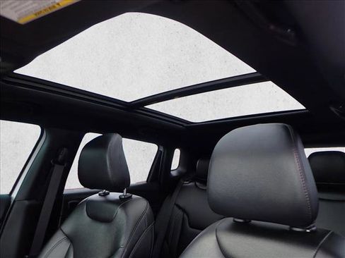 Used 2024 Jeep Compass Limited w/ High Altitude Package image 13