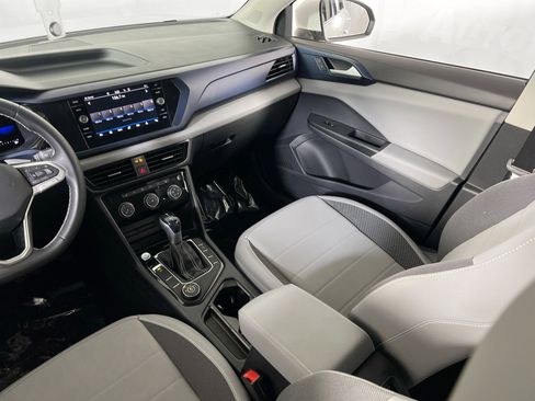 Used 2023 Volkswagen Taos SE image 22