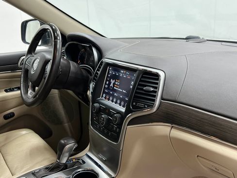 Used 2018 Jeep Grand Cherokee Overland AWD/4WD image 21