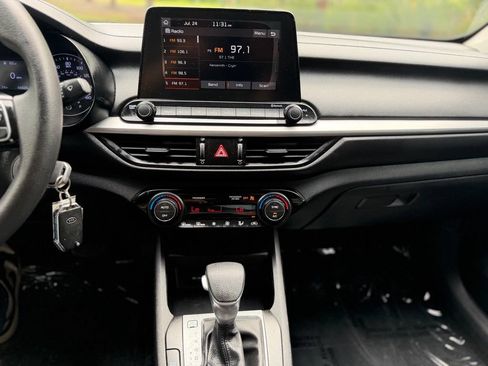 Used 2019 Kia Forte LXS FWD image 23