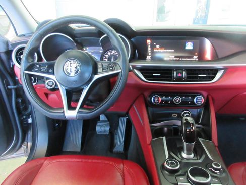 Used 2019 Alfa Romeo Stelvio Ti AWD/4WD image 46