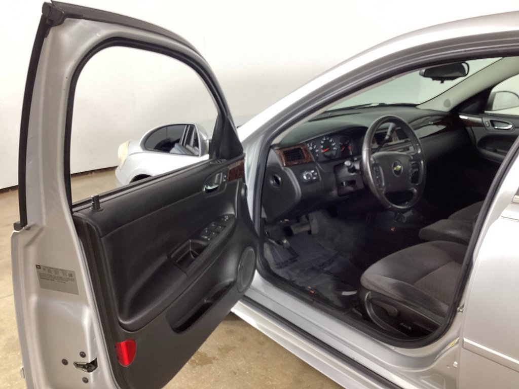 Used 2013 Chevrolet Impala LS FWD image 9