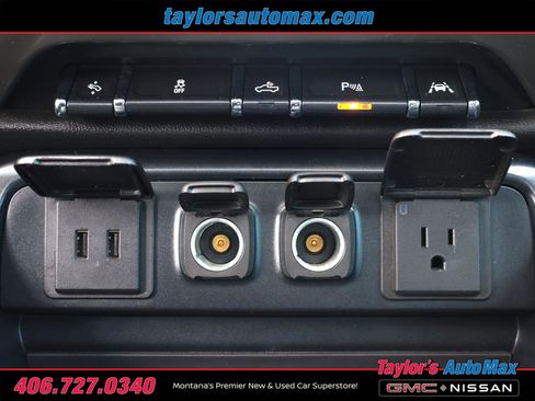 Used 2018 Chevrolet Silverado 1500 High Country image 18