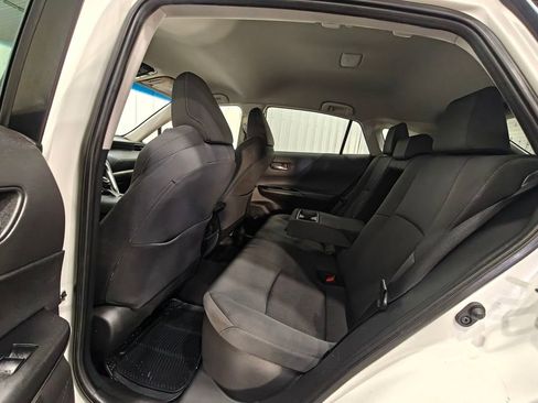 Used 2022 Toyota Venza LE image 28