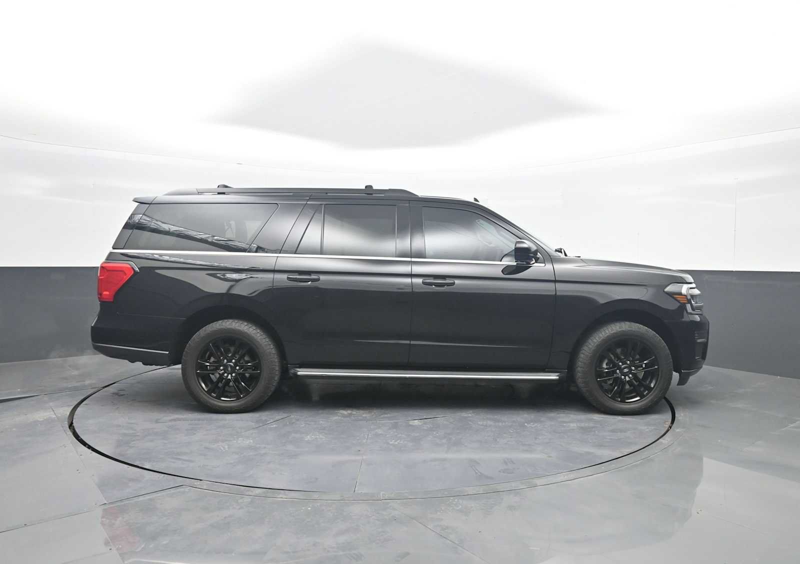 Used 2023 Ford Expedition Max XLT AWD/4WD image 9