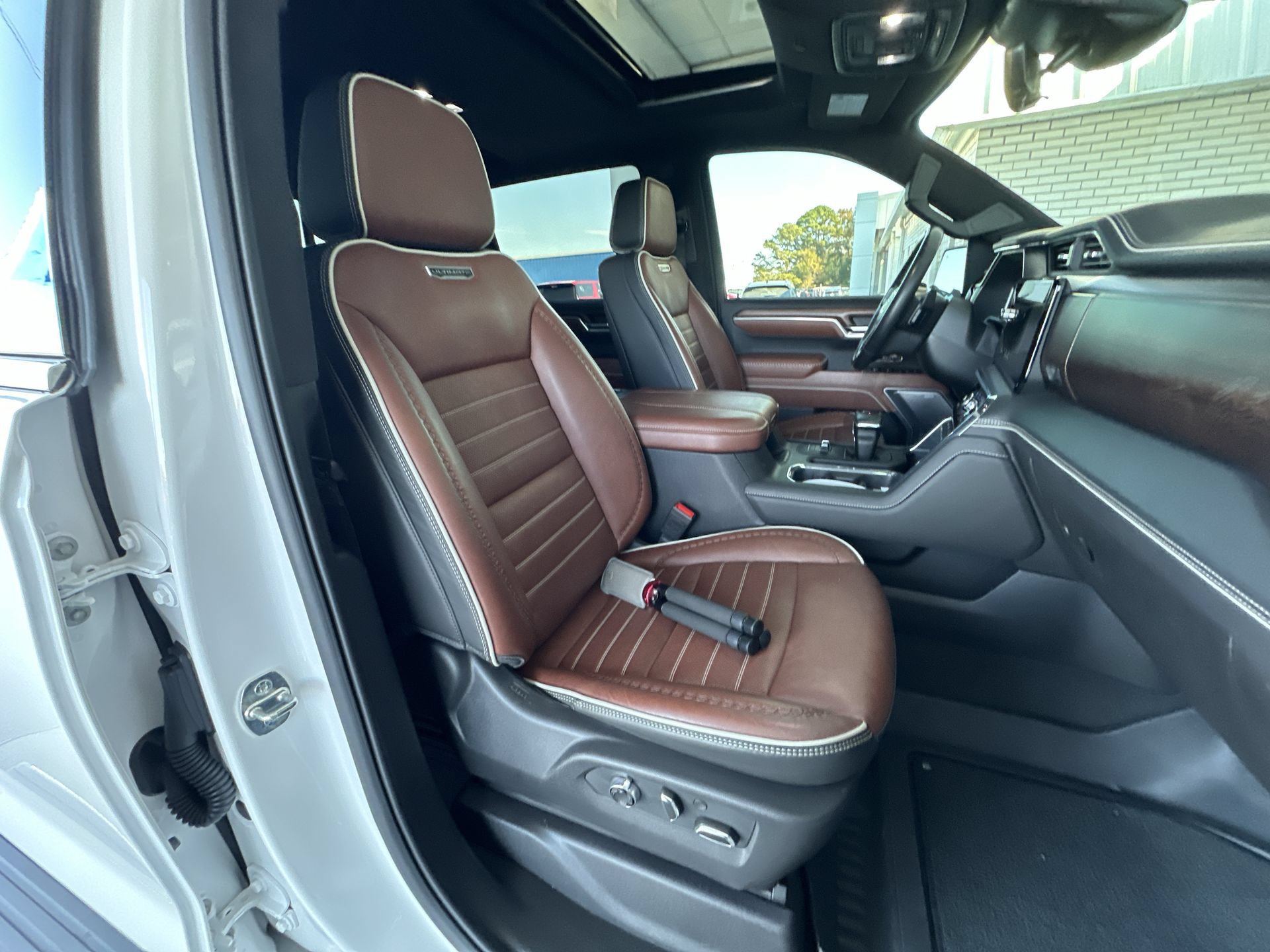 Certified 2024 GMC Sierra 1500 Denali Ultimate AWD/4WD image 28