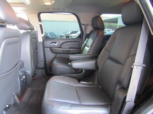 Used 2013 Cadillac Escalade Premium AWD/4WD image 10