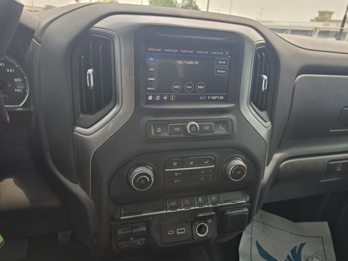 Used 2022 Chevrolet Silverado 2500 Custom w/ Custom Value Package AWD/4WD image 15