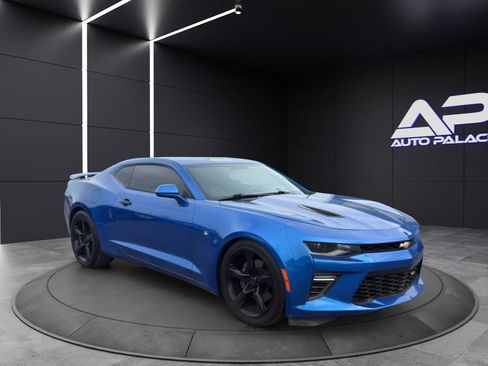 Used 2017 Chevrolet Camaro SS RWD image 3