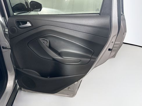 Used 2018 Ford Escape Titanium w/ Ford Safe & Smart Package image 31