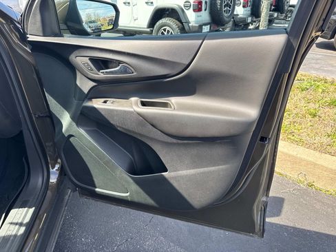 Used 2023 Chevrolet Equinox LT FWD image 18