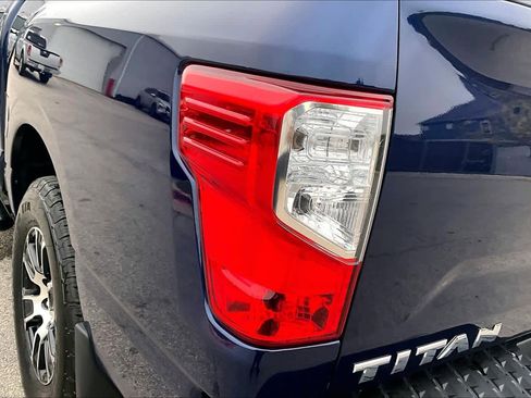 Used 2020 Nissan Titan SV w/ SV Convenience Package image 27