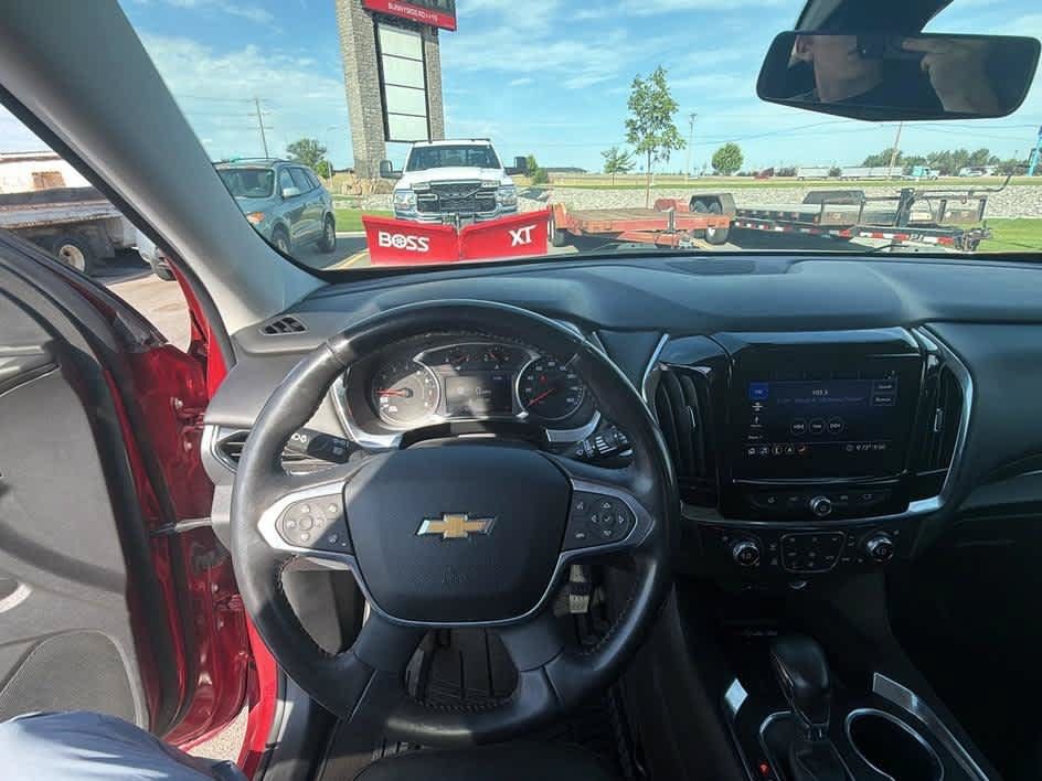 Used 2021 Chevrolet Traverse Premier AWD/4WD image 14