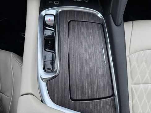 Used 2022 Buick Enclave Avenir AWD/4WD image 23