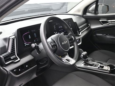 Used 2023 Kia Sportage LX image 7