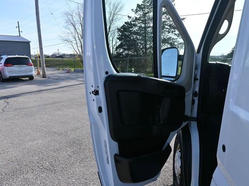 Used 2022 RAM ProMaster 2500 FWD image 13