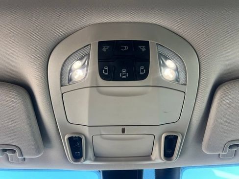 Used 2019 Chrysler Pacifica Limited FWD image 39