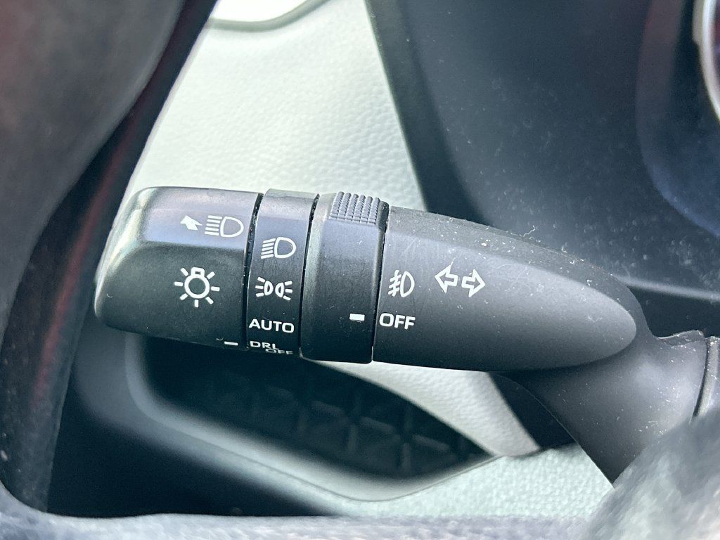 Used 2021 Toyota RAV4 XLE FWD image 21