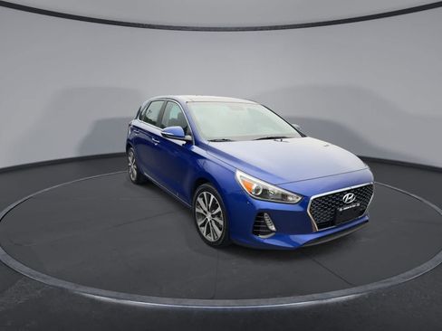Used 2020 Hyundai Elantra GT w/ Style Package 02 FWD image 2