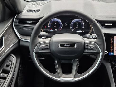 New 2026 Jeep Grand Cherokee Altitude RWD image 19