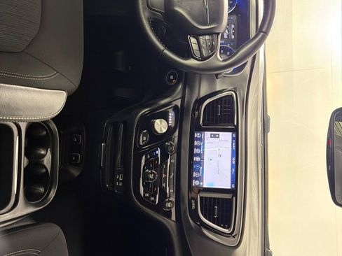 Used 2018 Chrysler Pacifica Touring Plus w/ S Appearance Package FWD image 24