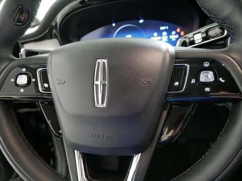 Used 2023 Lincoln Corsair Reserve w/ Equipment Group 201A image 25