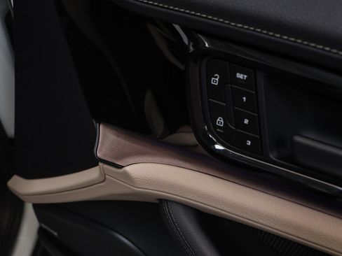 Certified 2025 Porsche Panamera 4 AWD/4WD image 22