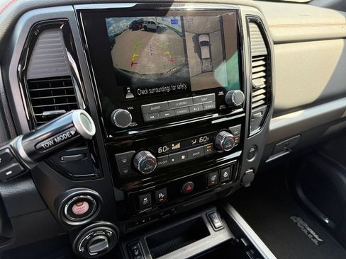 Used 2023 Nissan Titan PRO-4X w/ Pro-4x Convenience Package AWD/4WD image 19