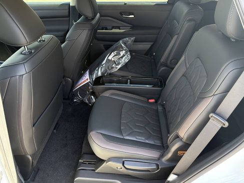 New 2026 Nissan Pathfinder Platinum w/ Cargo Package FWD image 20