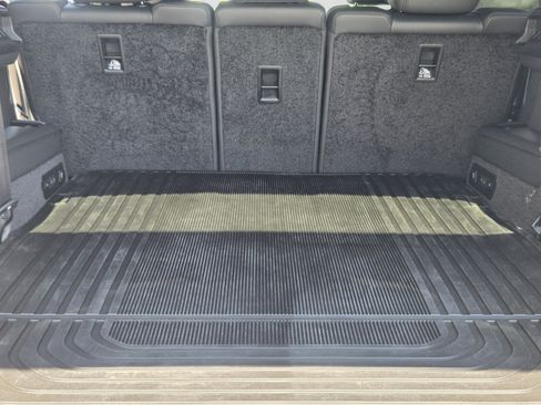 Used 2025 Land Rover Range Rover Long Wheelbase SE AWD/4WD image 28