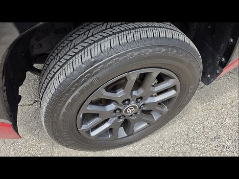 Used 2025 Toyota Tundra Platinum AWD/4WD image 15