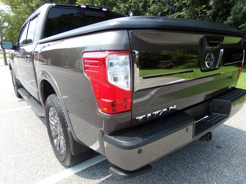 Used 2019 Nissan Titan Platinum Reserve w/ Platinum Utility Package AWD/4WD image 8