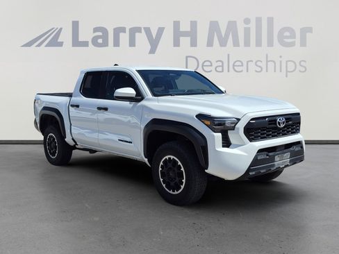 Certified 2024 Toyota Tacoma TRD Off-Road image 7