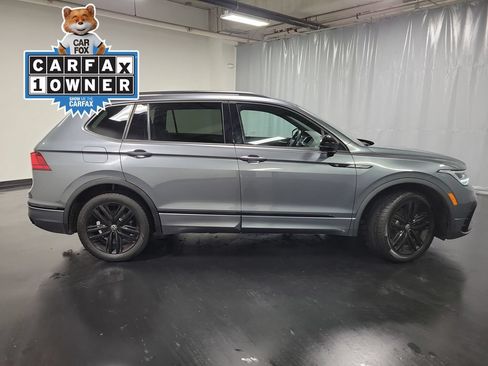 Used 2022 Volkswagen Tiguan SE R-Line FWD image 9