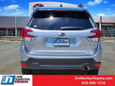 Used 2024 Subaru Forester Premium AWD/4WD image 7