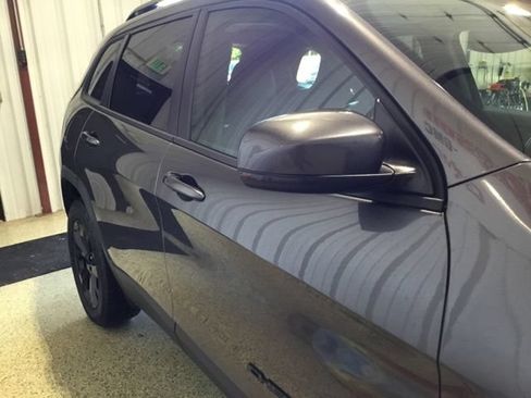 Used 2019 Jeep Cherokee Latitude Plus AWD/4WD image 20
