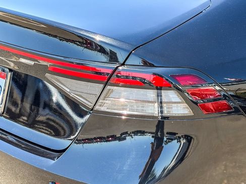Used 2023 Honda Accord EX image 8