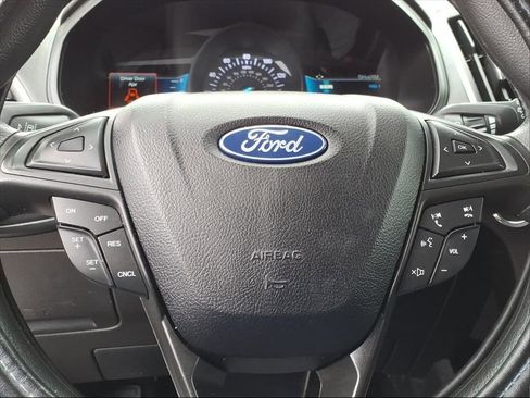 Used 2023 Ford Edge SE image 22