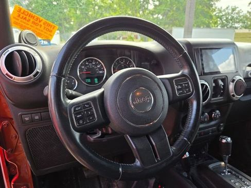 Used 2014 Jeep Wrangler Unlimited Rubicon w/ Connectivity Group AWD/4WD image 7