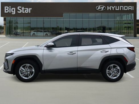 Used 2026 Hyundai Tucson SE FWD image 2